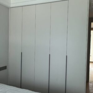 Minimalist Integrated Bedroom Wardrobe